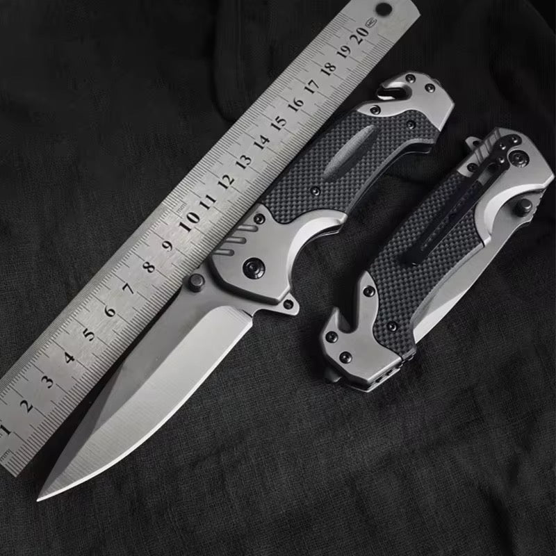 black/silver pocket knife